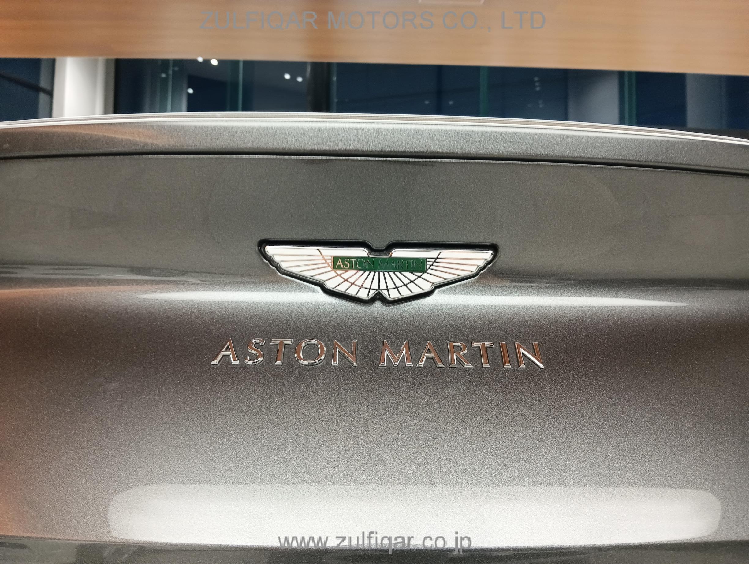 ASTON MARTIN DB11 2018 Image 31