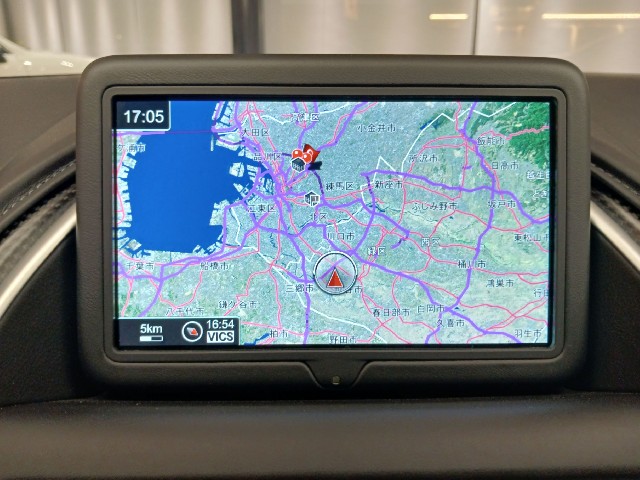 ASTON MARTIN DB11 2018 Image 43