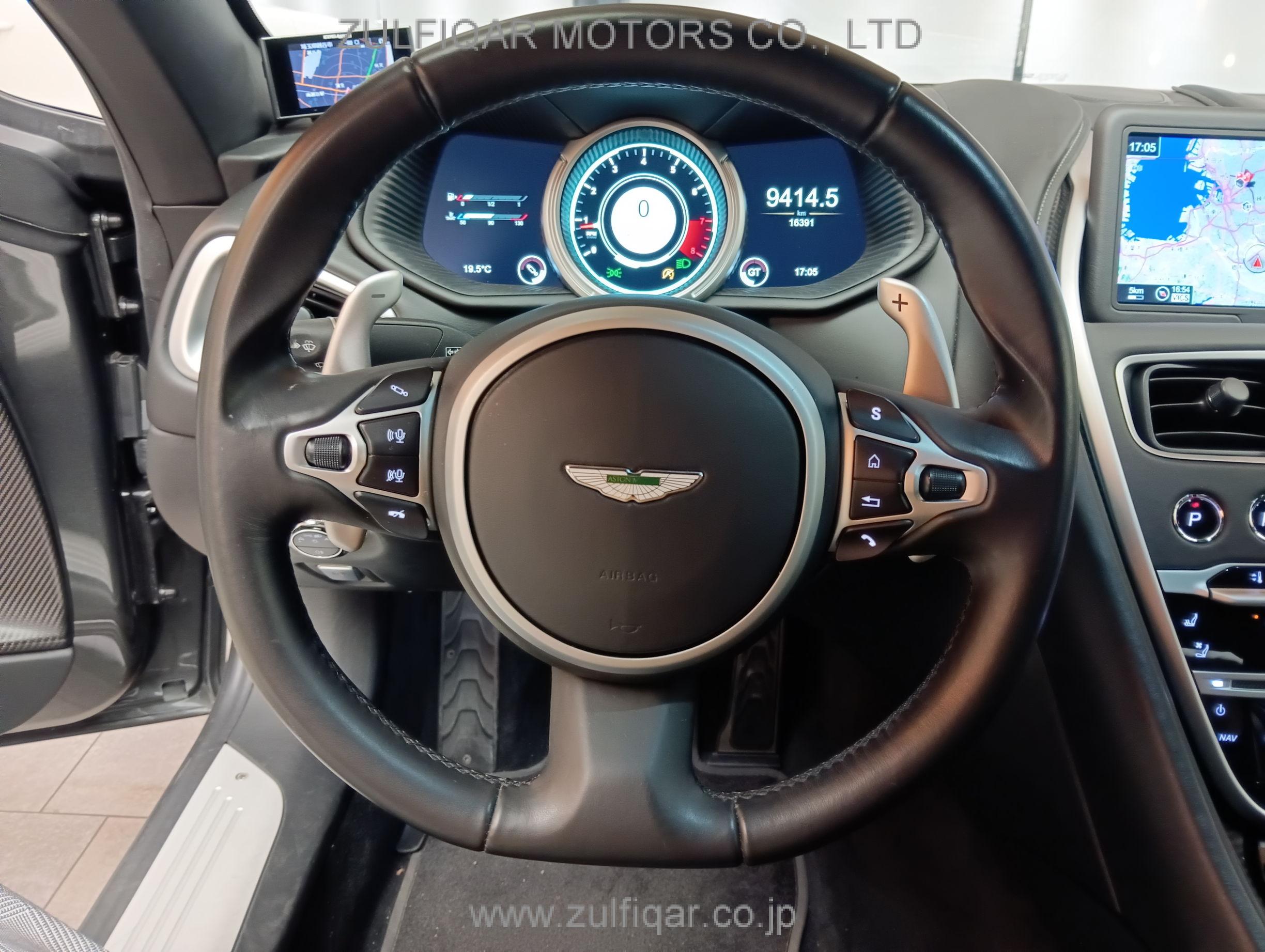 ASTON MARTIN DB11 2018 Image 47