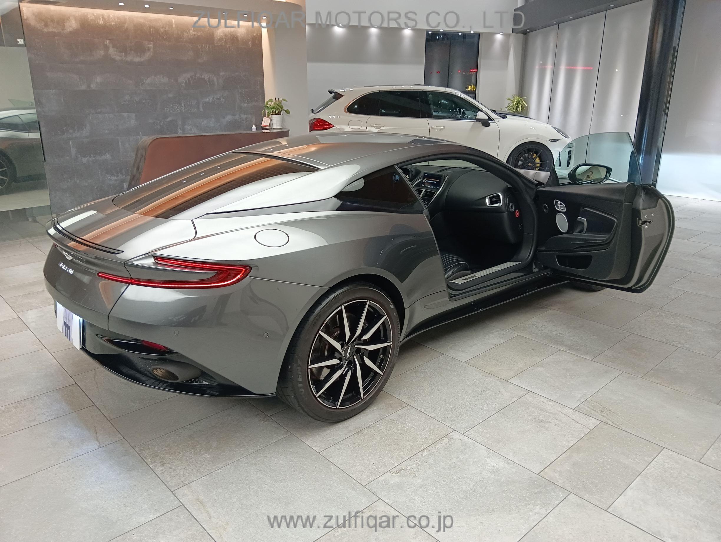 ASTON MARTIN DB11 2018 Image 6