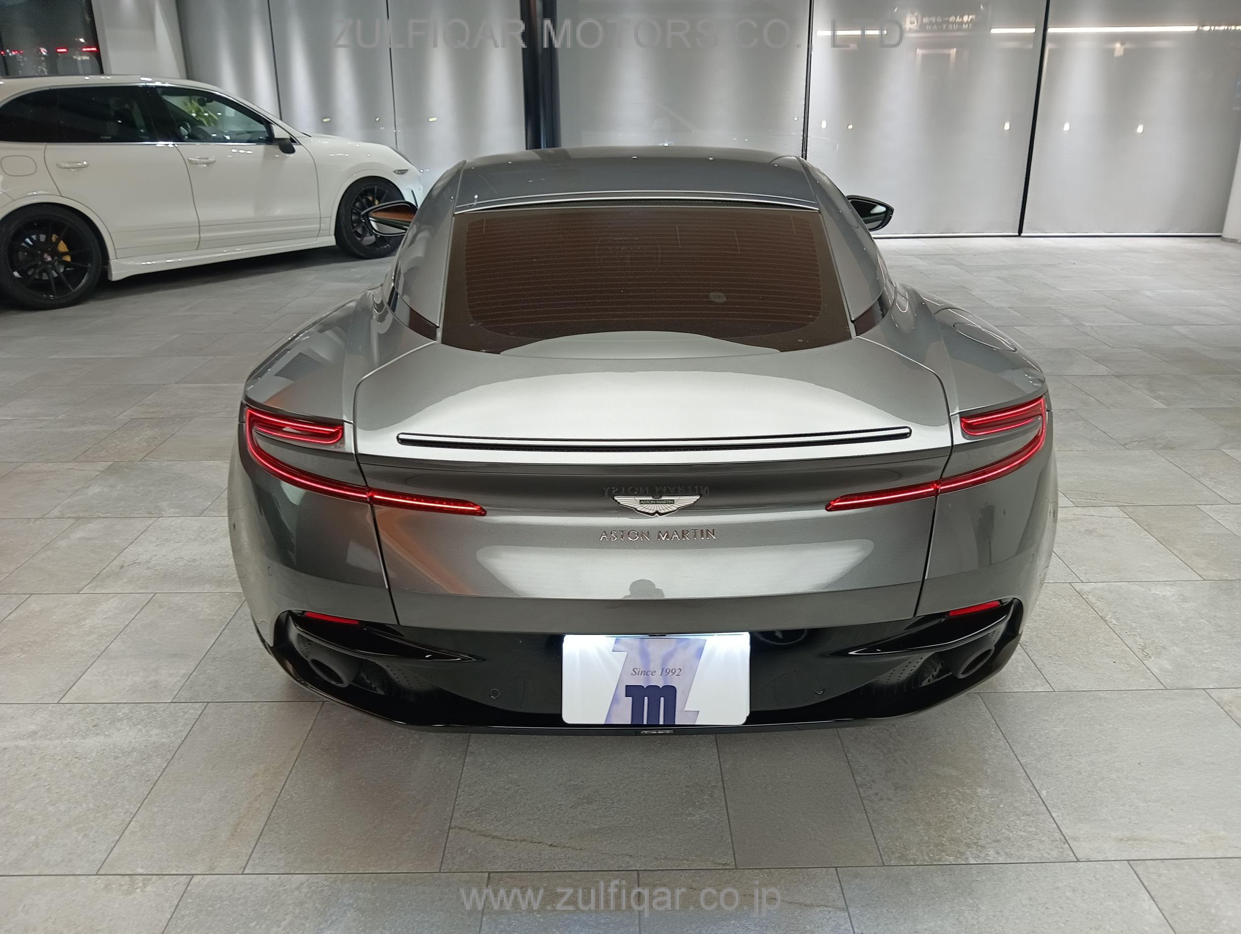 ASTON MARTIN DB11 2018 Image 8