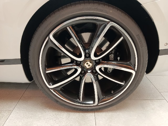BENTLEY CONTINENTAL 2019 Image 21