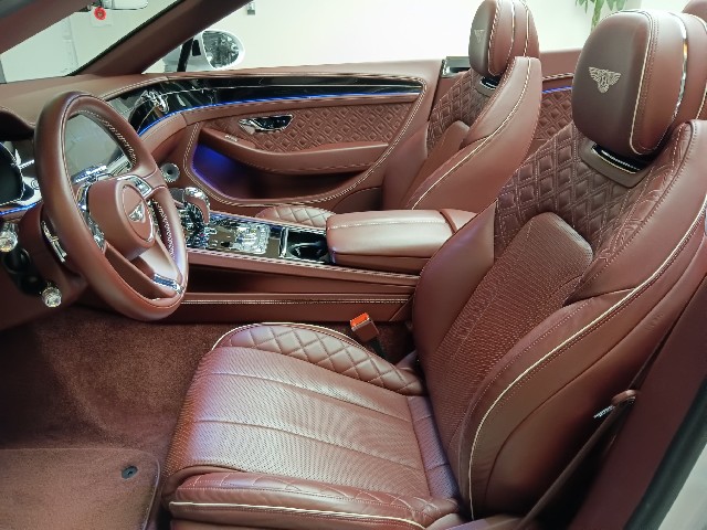 BENTLEY CONTINENTAL 2019 Image 25