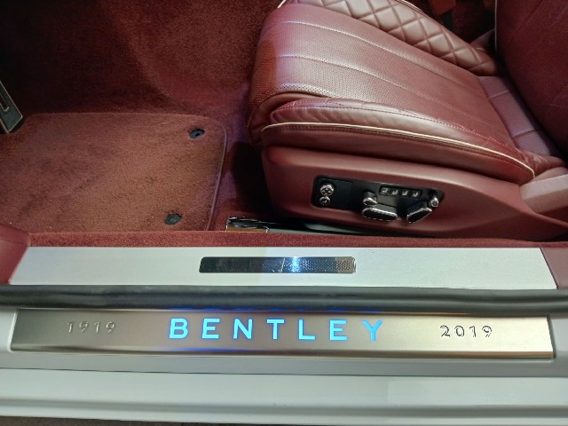 BENTLEY CONTINENTAL 2019 Image 28