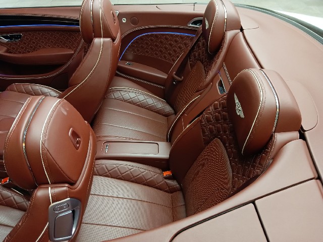 BENTLEY CONTINENTAL 2019 Image 30