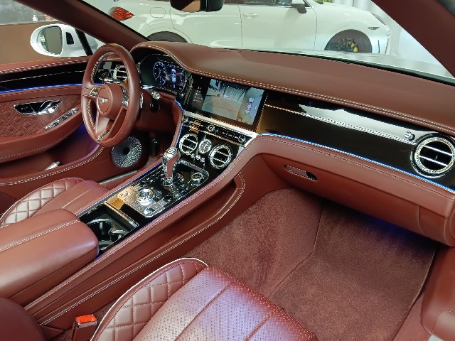 BENTLEY CONTINENTAL 2019 Image 34