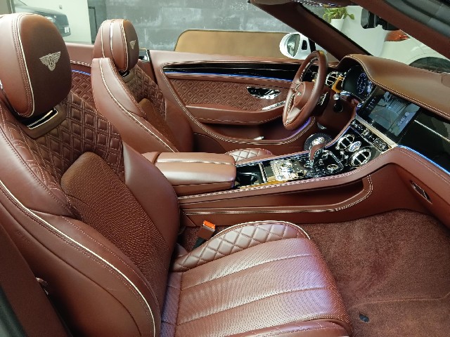 BENTLEY CONTINENTAL 2019 Image 35