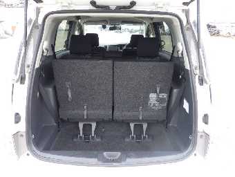 TOYOTA ISIS 2017 Image 16