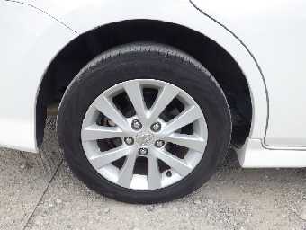 TOYOTA ISIS 2017 Image 21