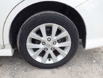 TOYOTA ISIS 2017 Image 22