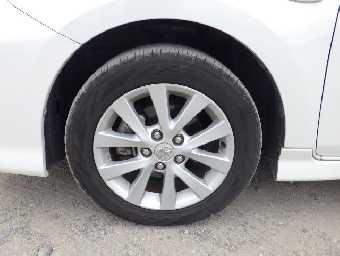 TOYOTA ISIS 2017 Image 23