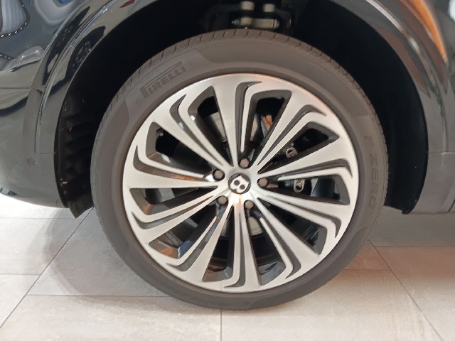 BENTLEY BENTAYGA 2021 Image 19