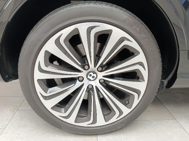 BENTLEY BENTAYGA 2021 Image 21