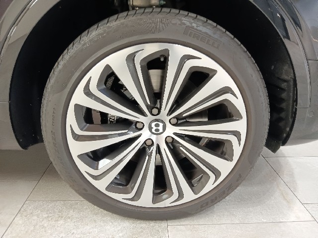 BENTLEY BENTAYGA 2021 Image 22