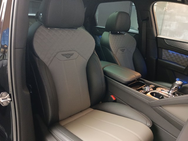 BENTLEY BENTAYGA 2021 Image 36