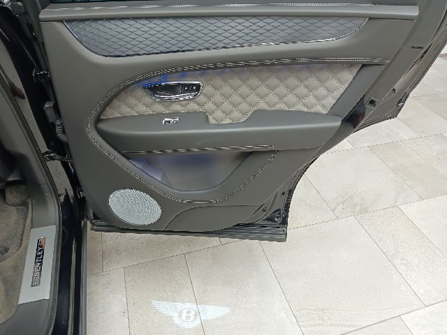 BENTLEY BENTAYGA 2021 Image 40