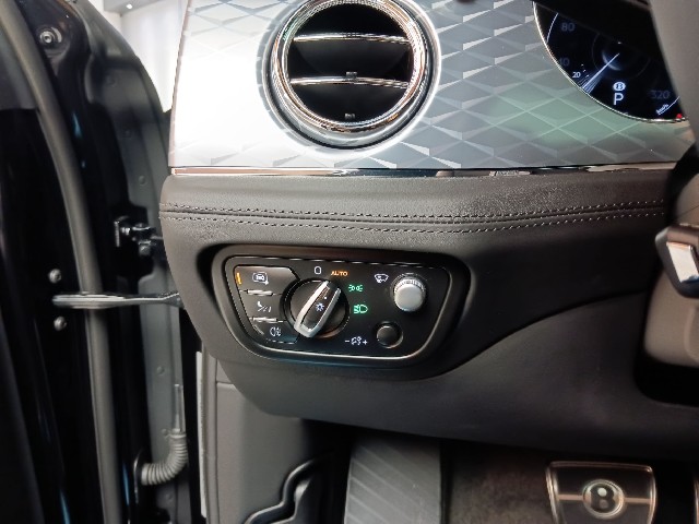 BENTLEY BENTAYGA 2021 Image 54