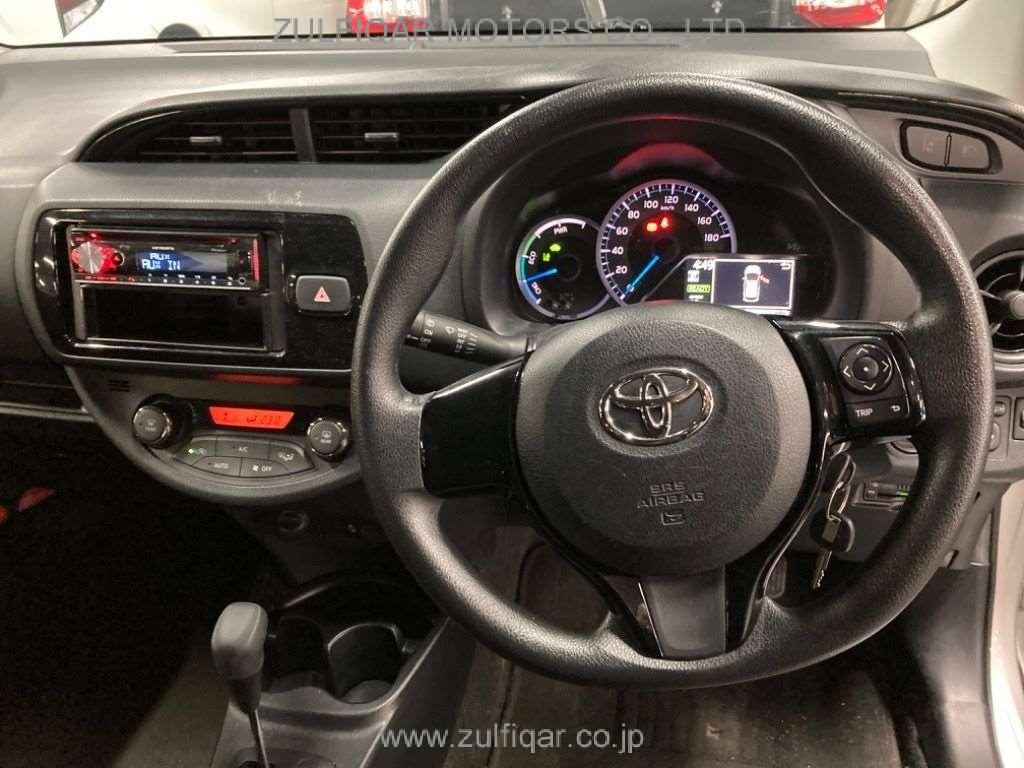 TOYOTA VITZ 2019 Image 7