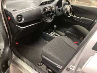 TOYOTA VITZ 2019 Image 9