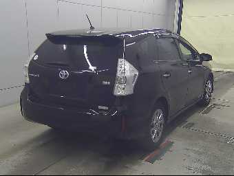 TOYOTA PRIUS ALPHA 2014 Image 2