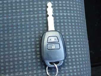 TOYOTA VITZ 2019 Image 7