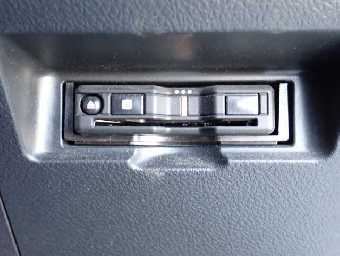 TOYOTA VITZ 2019 Image 9