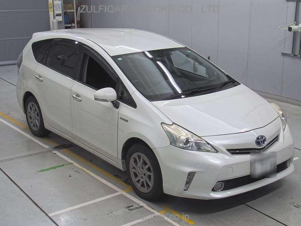 TOYOTA PRIUS ALPHA 2015 Image 5