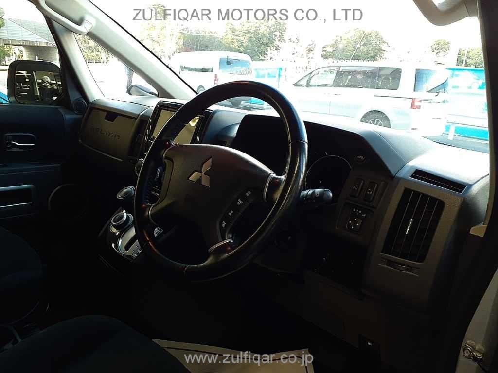 MITSUBISHI DELICA D:5 2017 Image 7