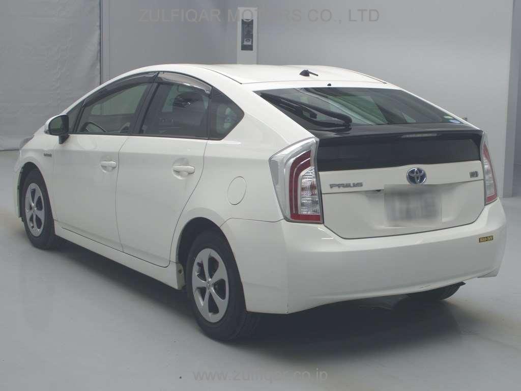 TOYOTA PRIUS 2012 Image 4