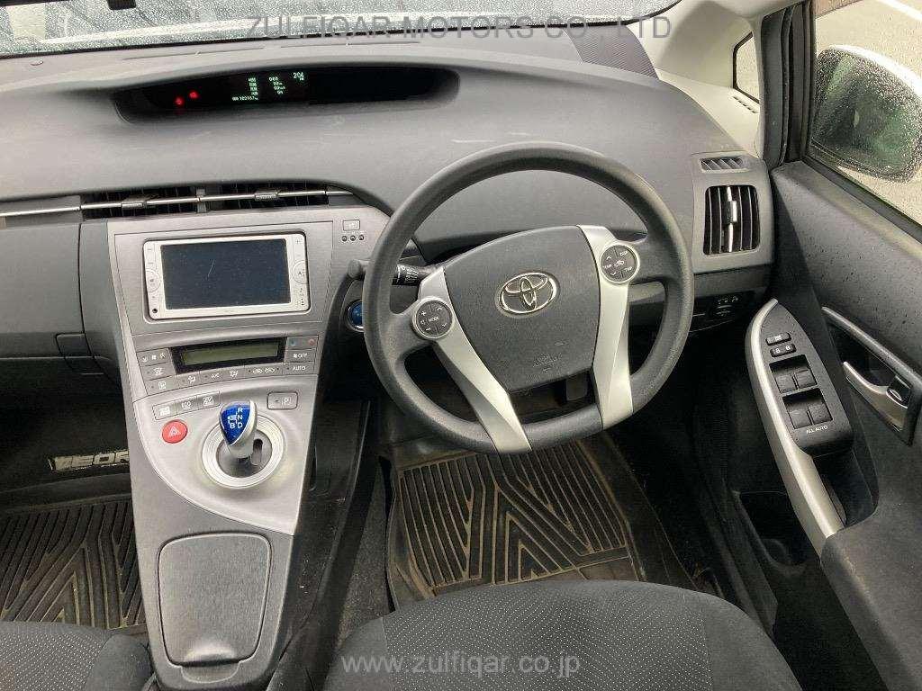 TOYOTA PRIUS 2012 Image 7