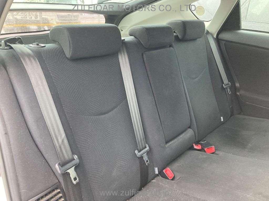 TOYOTA PRIUS 2012 Image 8