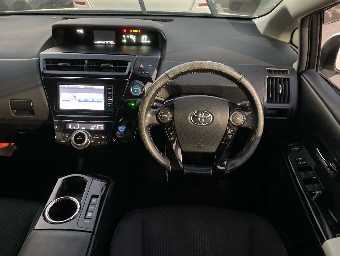 TOYOTA PRIUS ALPHA 2017 Image 6