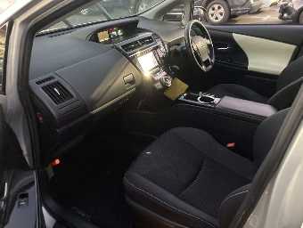 TOYOTA PRIUS ALPHA 2017 Image 7