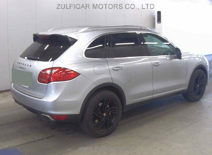 PORSCHE CAYENNE 2010 Image 2