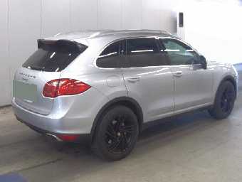 PORSCHE CAYENNE 2010 Image 2