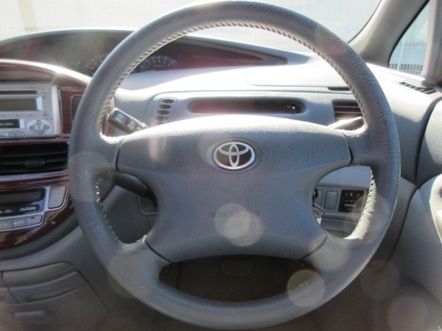 TOYOTA ESTIMA 2000 Image 21