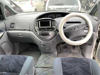 TOYOTA ESTIMA 2000 Image 3