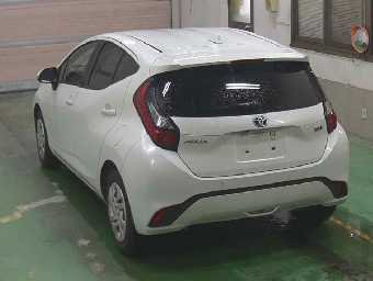 TOYOTA AQUA 2021 Image 2