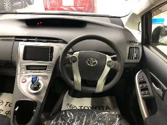 TOYOTA PRIUS 2014 Image 6