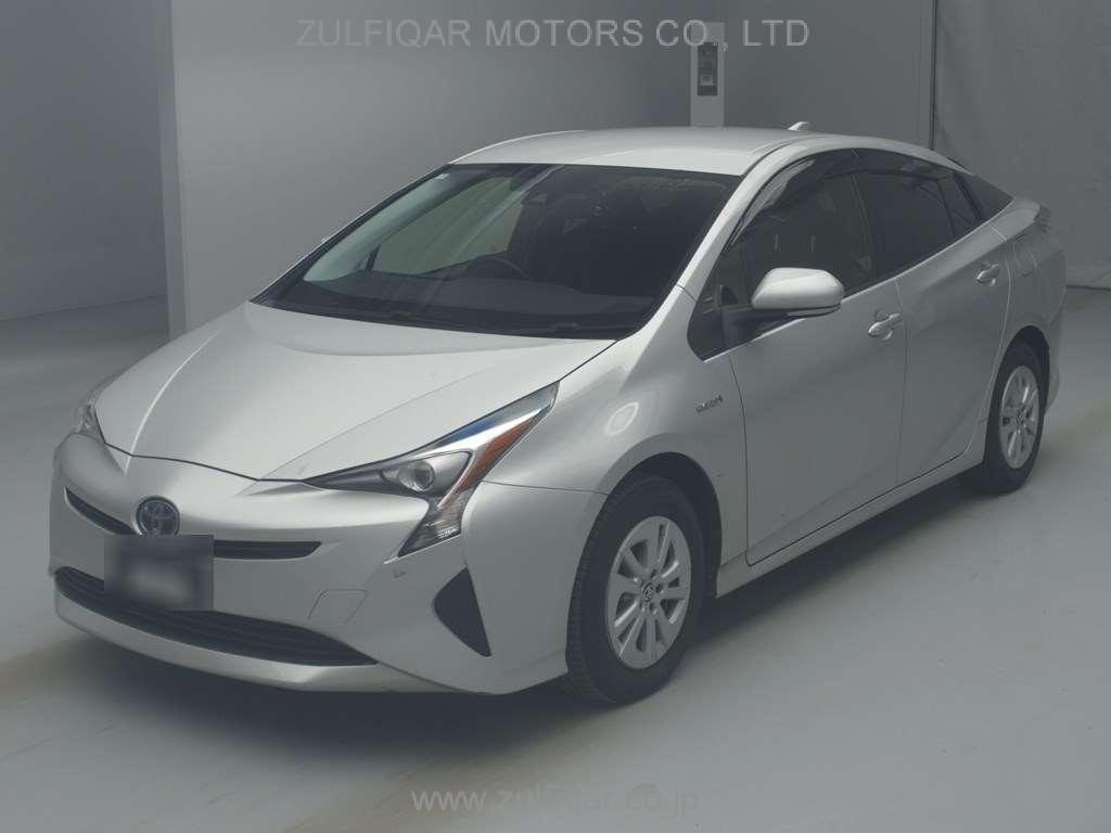 TOYOTA PRIUS 2017 Image 1