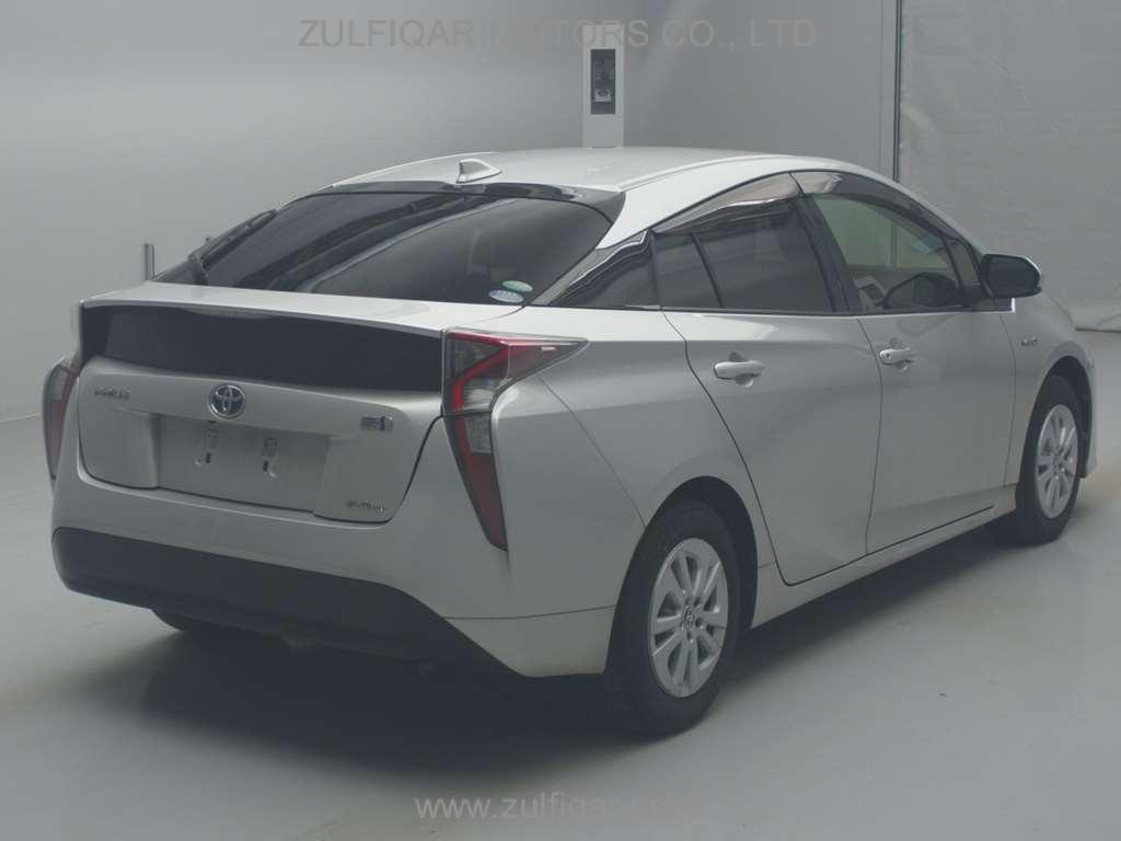 TOYOTA PRIUS 2017 Image 2