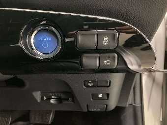 TOYOTA PRIUS 2017 Image 6