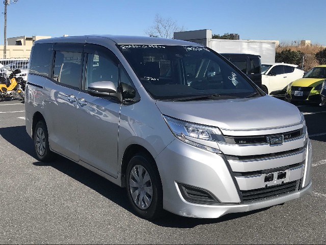TOYOTA NOAH 2019 Image 19