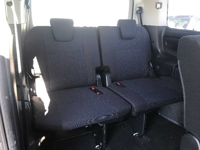 TOYOTA NOAH 2019 Image 24