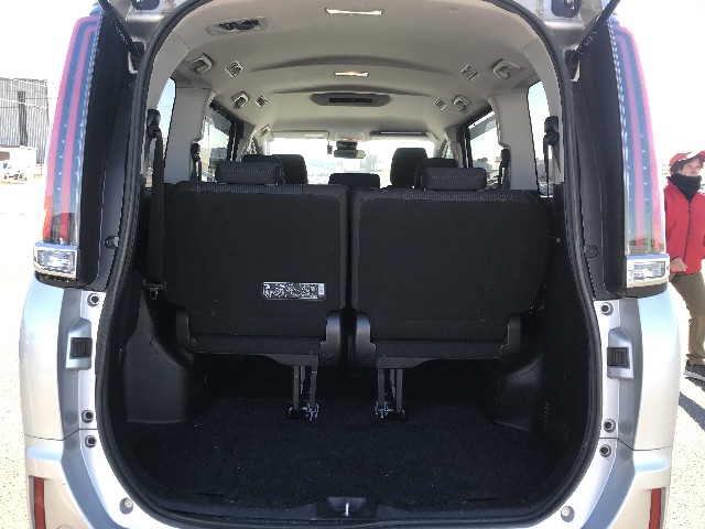 TOYOTA NOAH 2019 Image 25