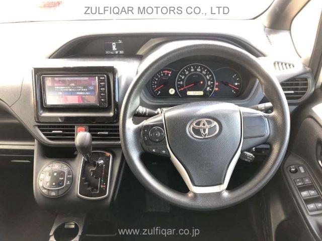 TOYOTA NOAH 2019 Image 6