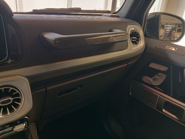 MERCEDES AMG G CLASS 2024 Image 52