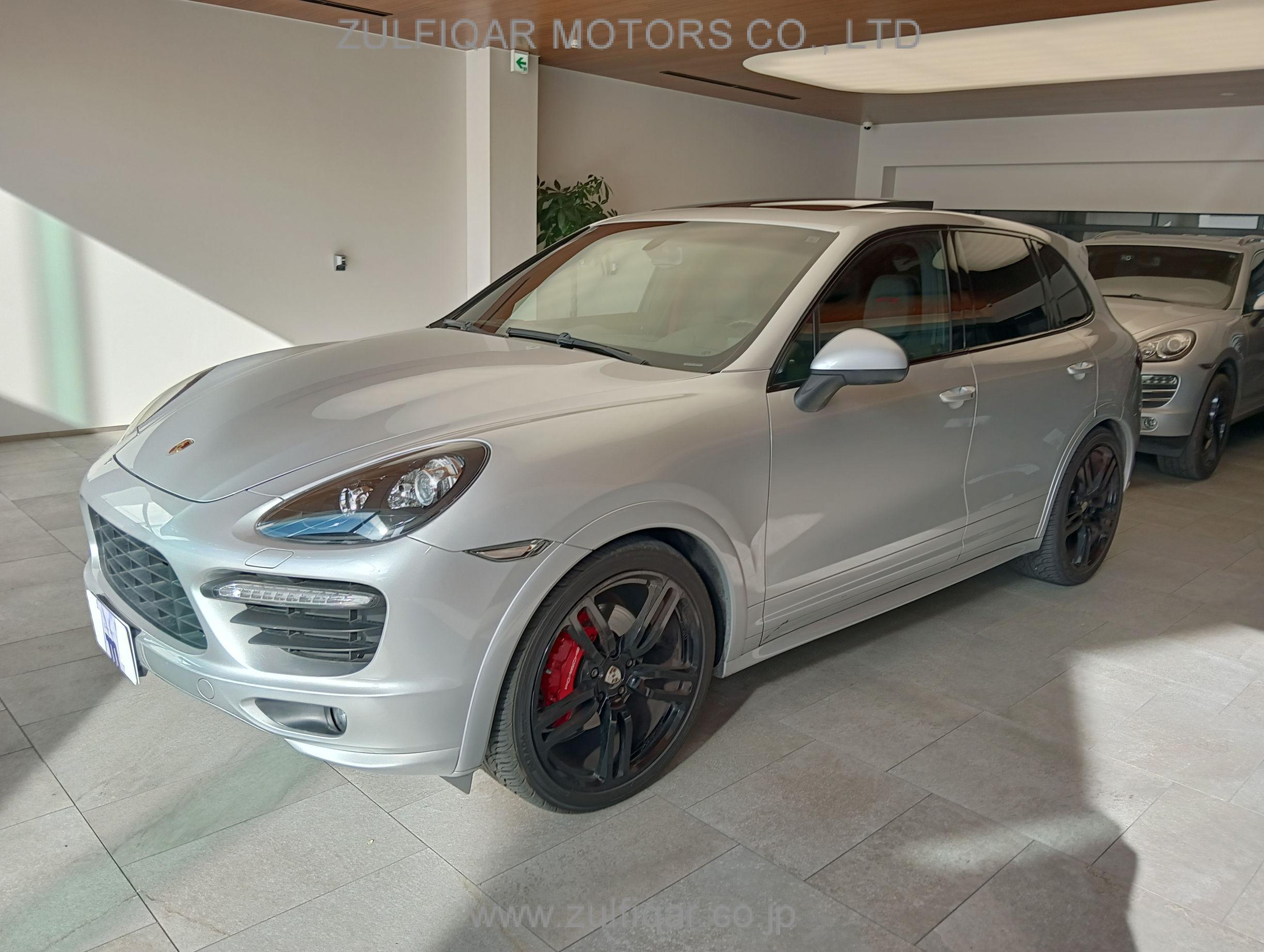 PORSCHE CAYENNE 2013 Image 1