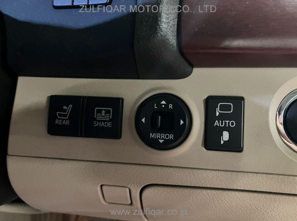 TOYOTA CROWN MAJESTA 2013 Image 11