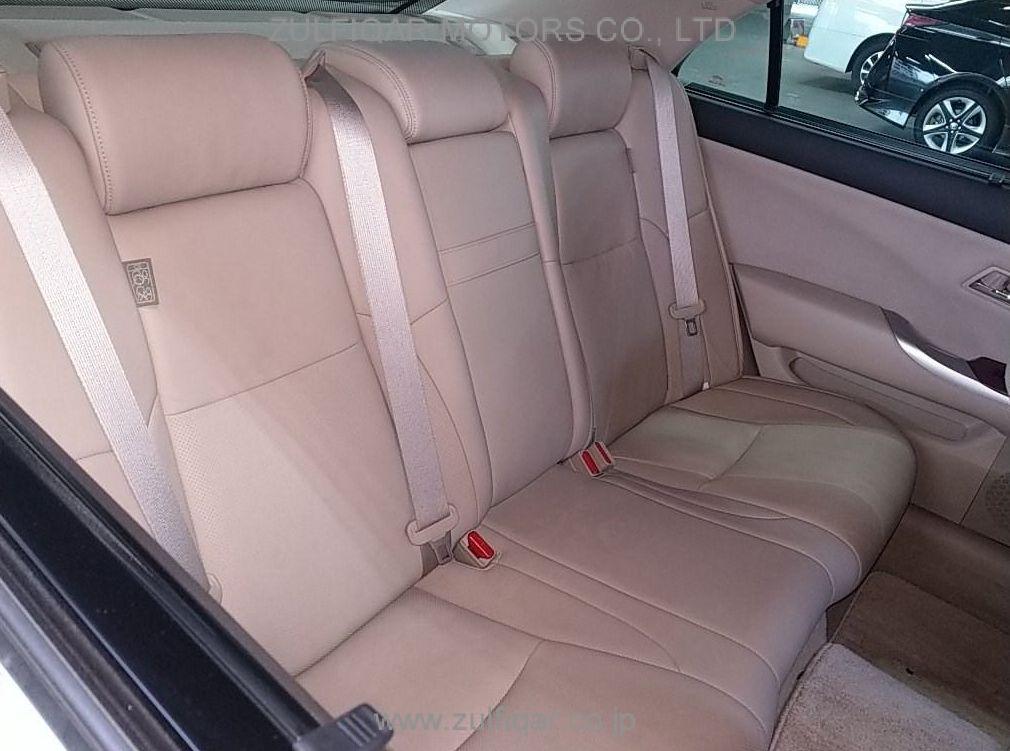 TOYOTA CROWN MAJESTA 2013 Image 6